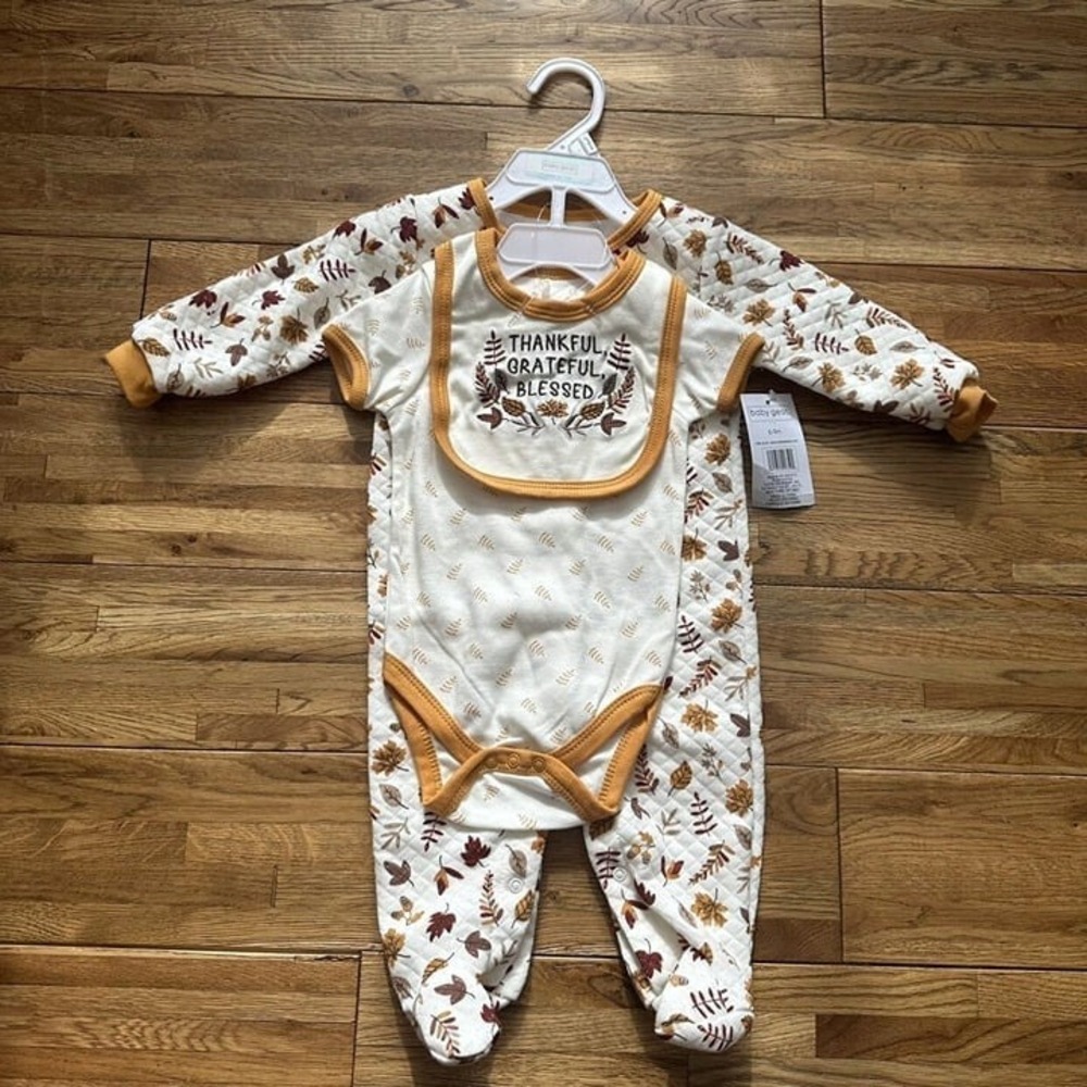 NWT Baby Gear 3 Piece Set Size 6-9‎ Months